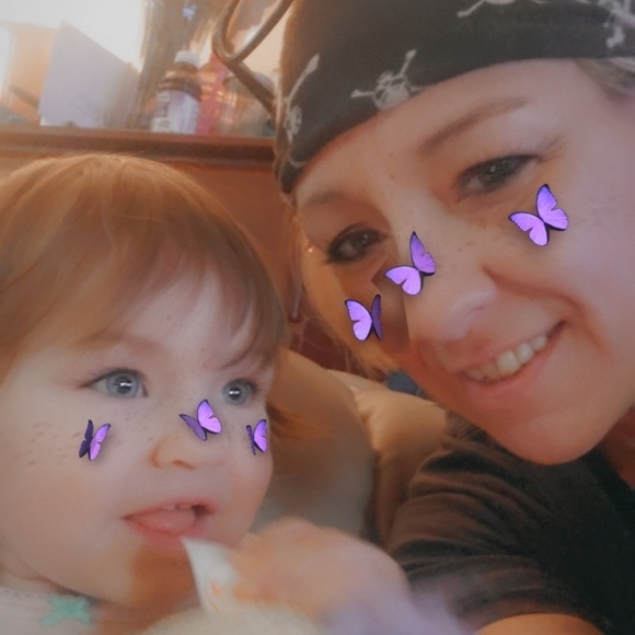 Meet your Posher, Stephanie - Picture 4 of 4